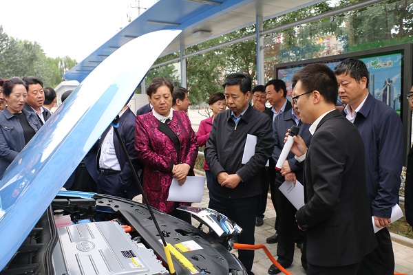 市委副書記、市長(zhǎng)王奮彥帶隊(duì)觀摩督查公司項(xiàng)目建設(shè)工作(圖2)